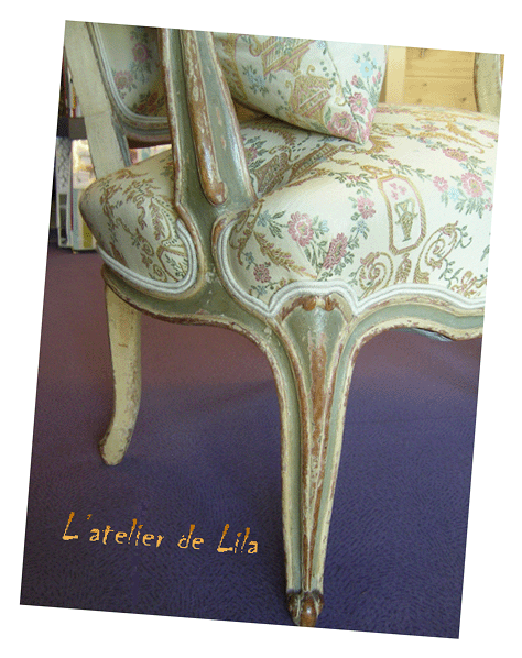 cabriolet louis XV - dtail du pied et patine du bois